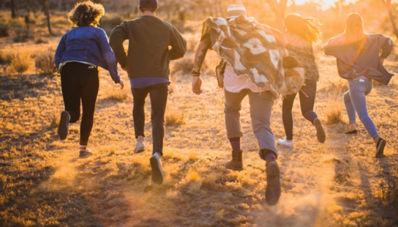 blog banner with people running